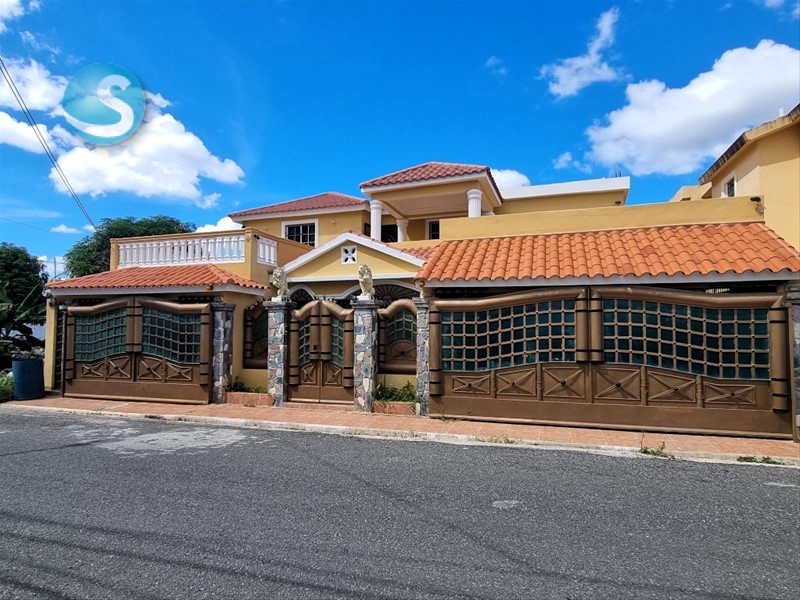 Casa — Brisa Oriental — Casa en venta en Santo Domingo Este